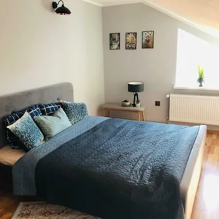 Spacious, Full Of Character 2 Beds 2 Levels Flat Σλούπσκ